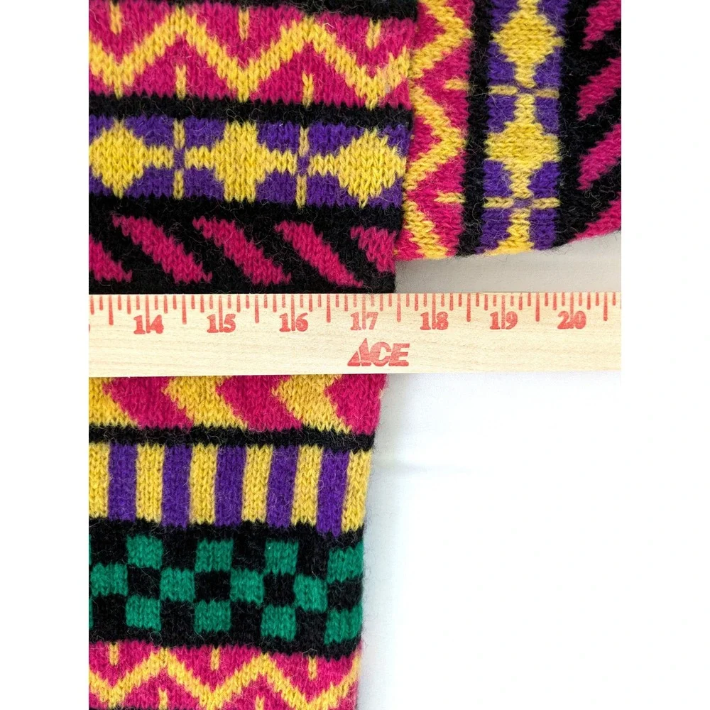 Vintage de rotchild Wool Sweater Geometric Multi-Color Crewneck Mens Small Macau